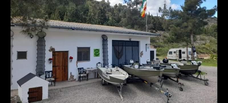R U Ready Fishing, River Ebro Mequinenza Ngoại thất bức ảnh